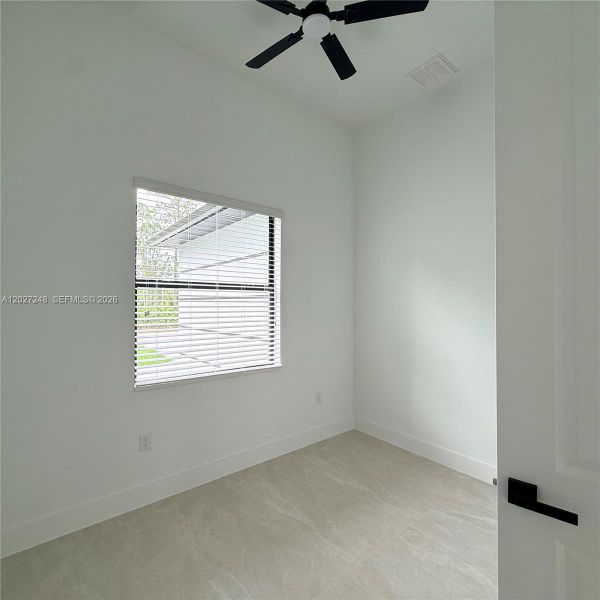 Spacious, unfurnished interior of a new home in , Lehigh Acres (Image 27).