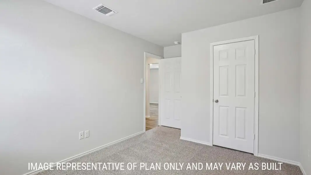 Spacious, unfurnished interior of a new home in Reynolds Crossing, Killeen (Image 26).