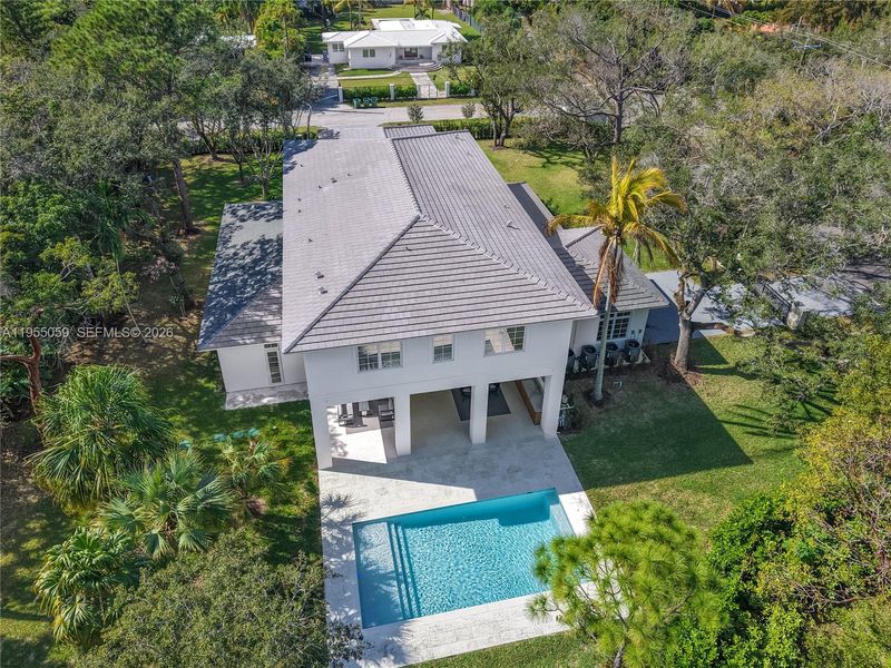 Exterior details and patio area of a home in , Miami (Image 27).