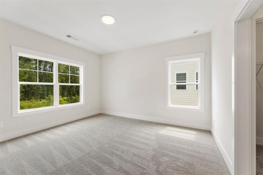 Spacious, unfurnished interior of a new home in Hillshire, Cumming (Image 21).