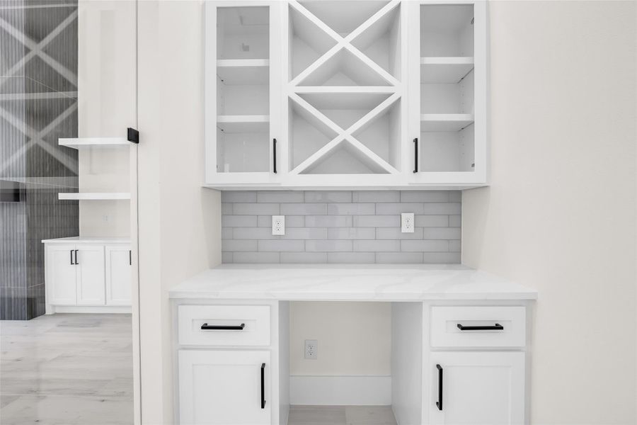 Furnished interior view inside a new home in , Tomball (Image 15).