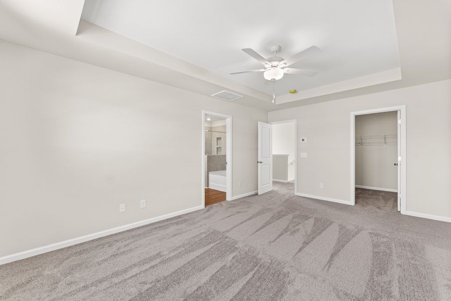 Spacious, unfurnished interior of a new home in Tucker Ridge, Pendleton (Image 17).