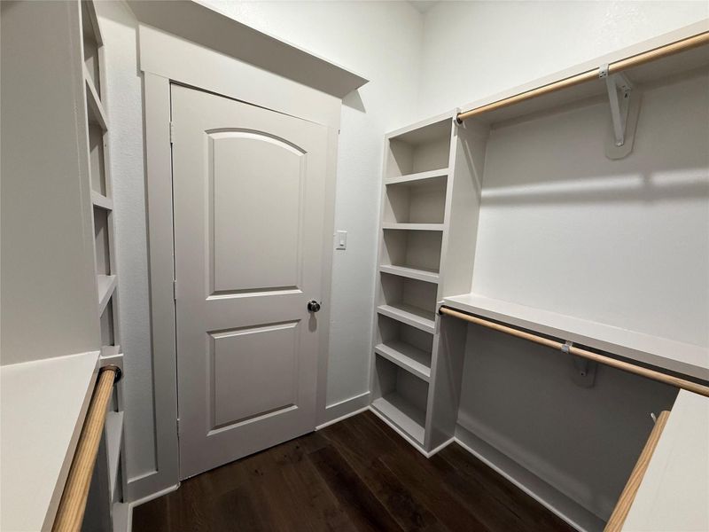 Walk-in closet