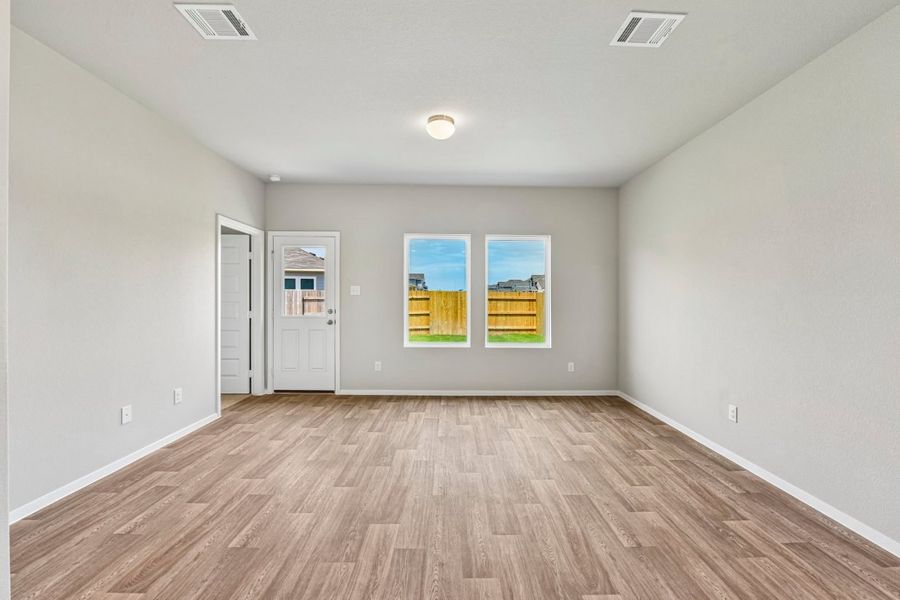 Spacious, unfurnished interior of a new home in Cascade, Liberty Hill (Image 13).