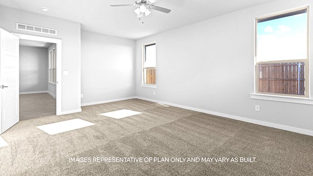 Representative unfurnished interior of a home built from the The Live Oak by D.R. Horton in Westmont, Lubbock (Image 9).