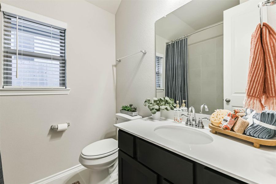 Furnished interior view inside a new home in Escondido 45', Magnolia (Image 28).