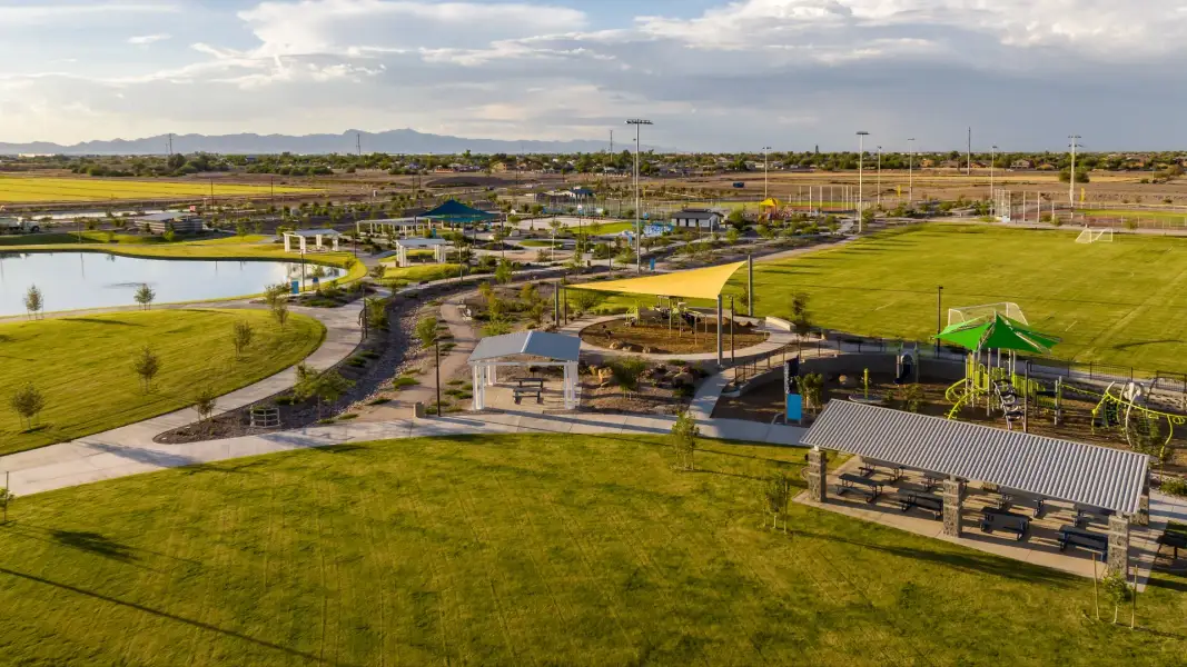 Community amenities in Alamar, Avondale (Image 11).