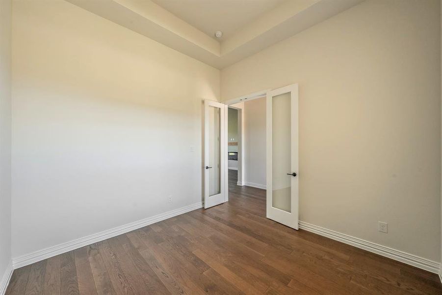 Spacious, unfurnished interior of a new home in Matthews Farms, Venus (Image 15).