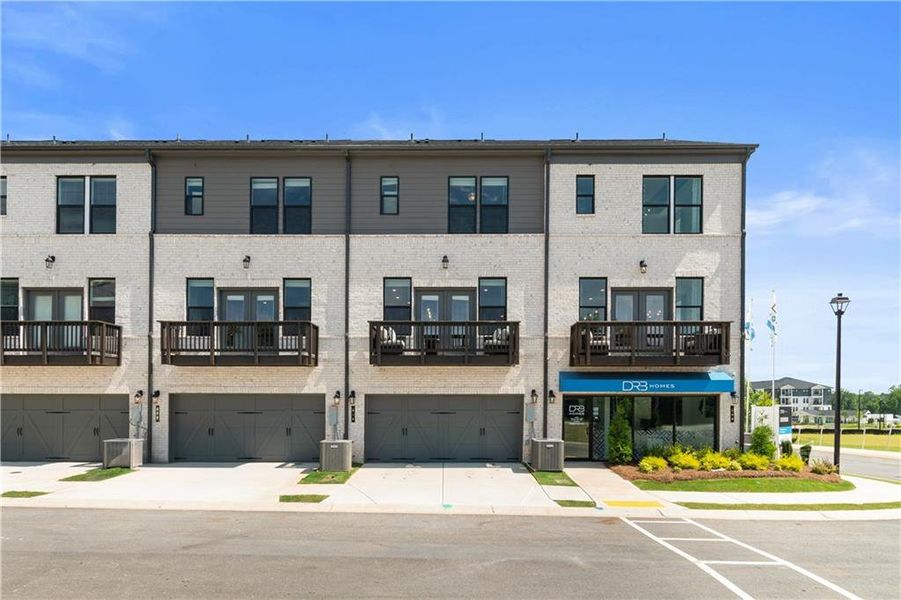 Condo located in McDonough, GA showcasing its design and architecture (Image 28).