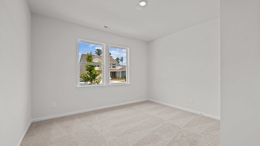 Spacious, unfurnished interior of a new home in Cambridge Park, Mebane (Image 19).