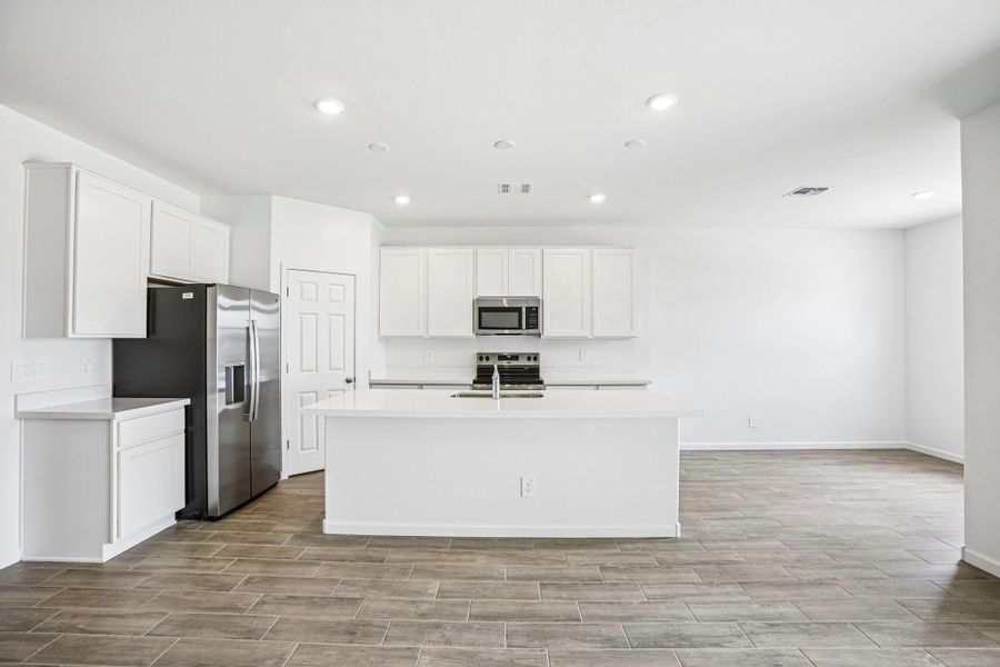 Representative images and renderings are for illustrative purposes. Actual structural options and design finishes of home may vary.
