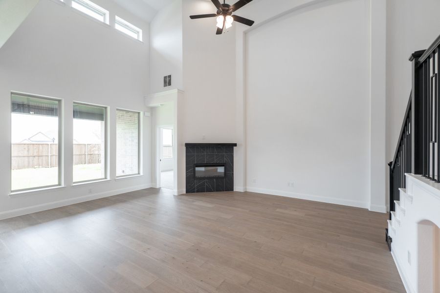 Spacious, unfurnished interior of a new home in Enclave at Legacy Hills, Celina (Image 20).