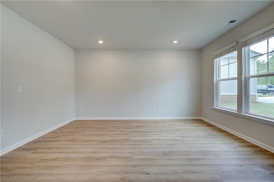 Spacious, unfurnished interior of a new home in Kingston, Locust Grove (Image 30).
