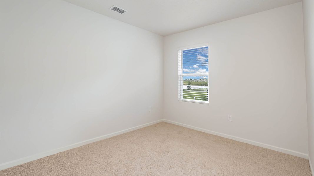 Spacious, unfurnished interior of a new home in Cypress Bay West, Palm Bay (Image 15).