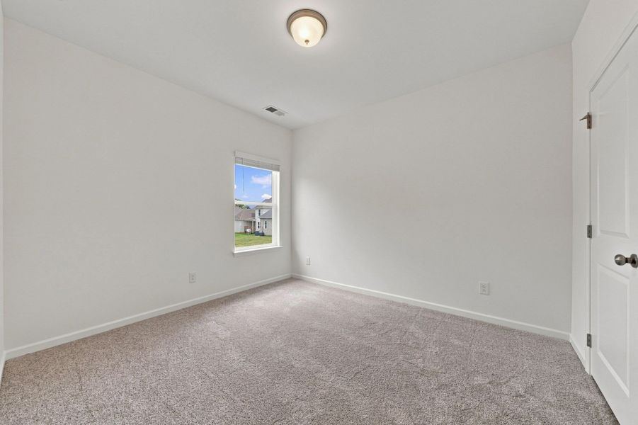 Spacious, unfurnished interior of a new home in The Oaks, Clarksville (Image 25).