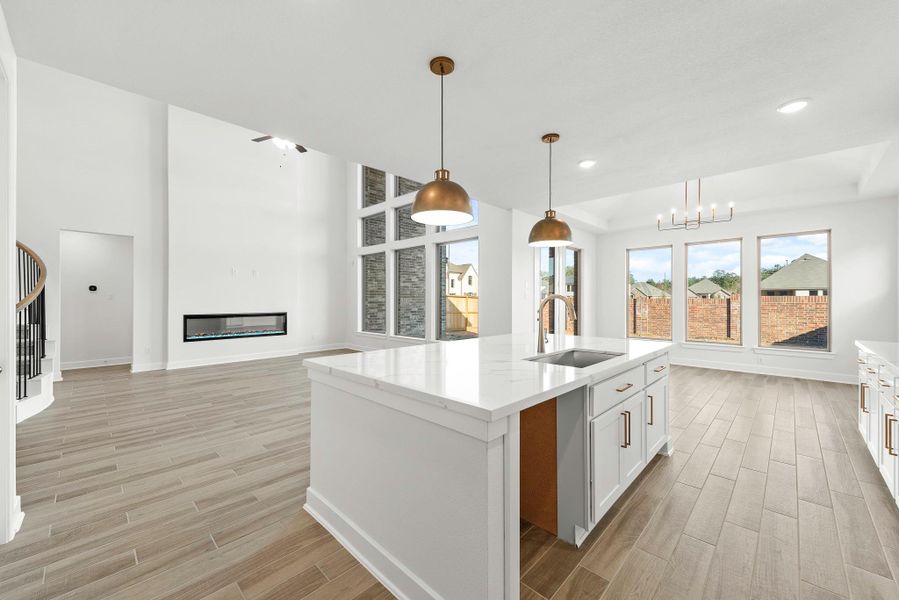 Representative image. Features, selections and colors may vary.