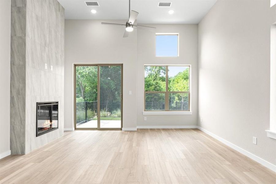 010-8609DelRioTrail-Wylie-TX-75098-Living.jpg-SMALL