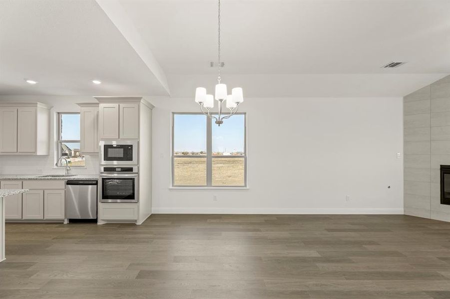 8_09. 512 Pinnacles - Nook (2)