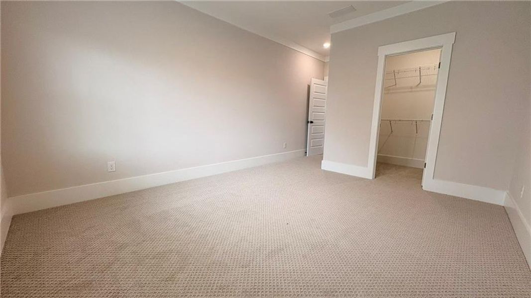 Spacious, unfurnished interior of a new home in , Atlanta (Image 27).