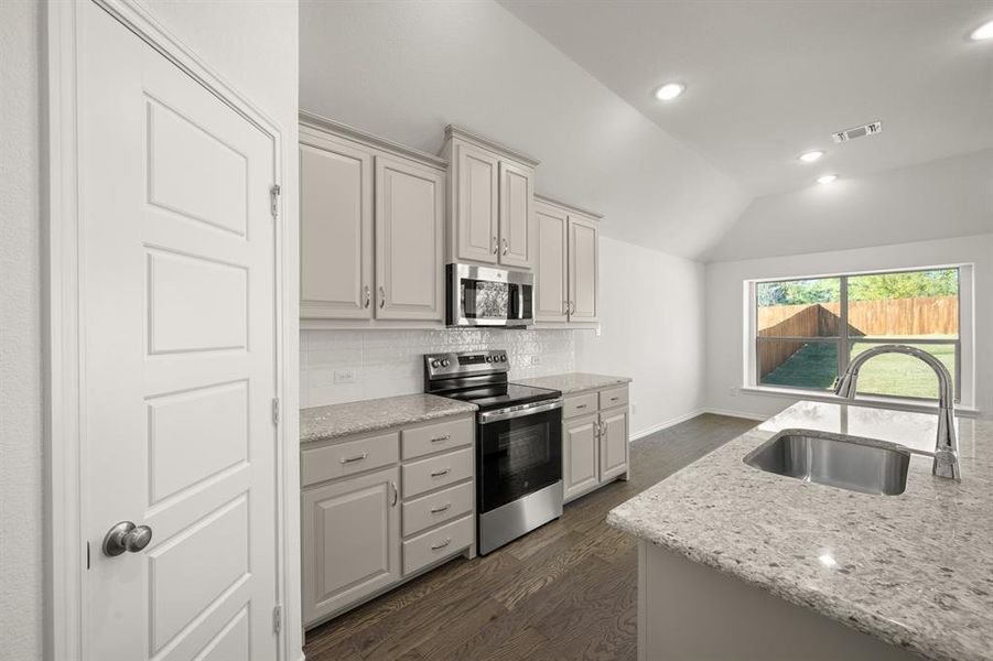 521 Waterford Park- Kitchen-5 521 Waterford Park- Kitchen-5