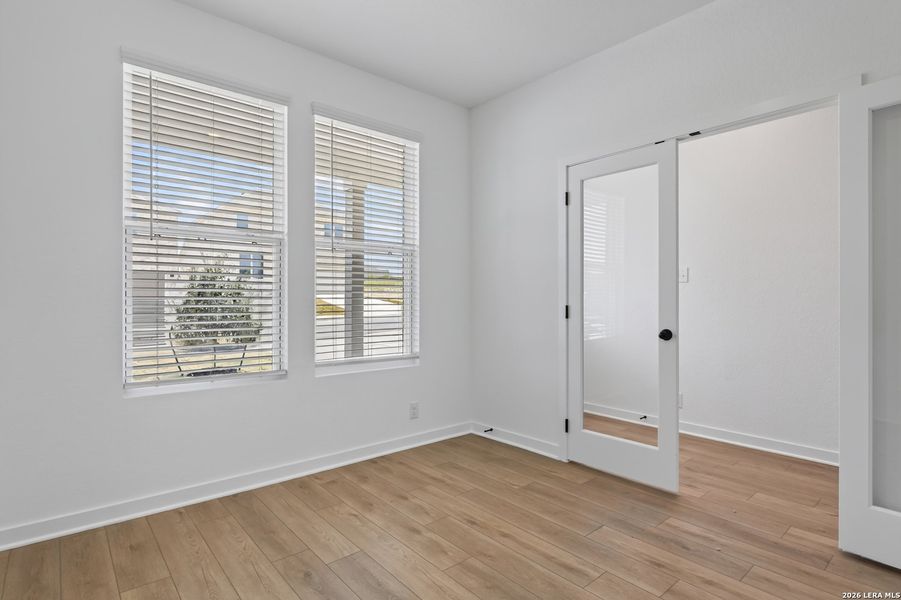 Spacious, unfurnished interior of a new home in , San Antonio (Image 20).