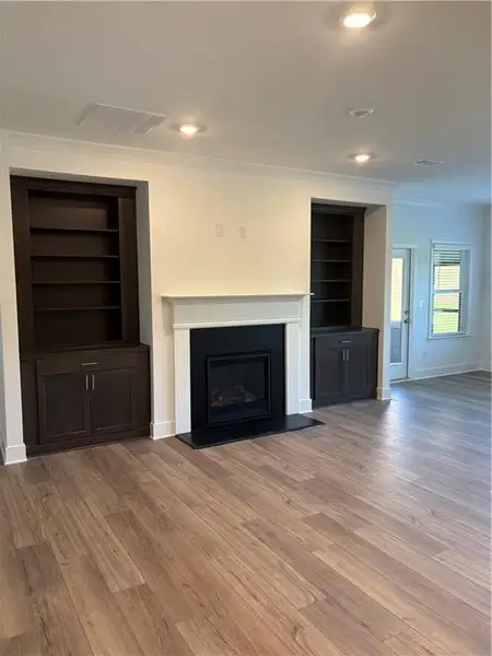Spacious, unfurnished interior of a new home in The Court at Gainesville Township, Gainesville (Image 6).