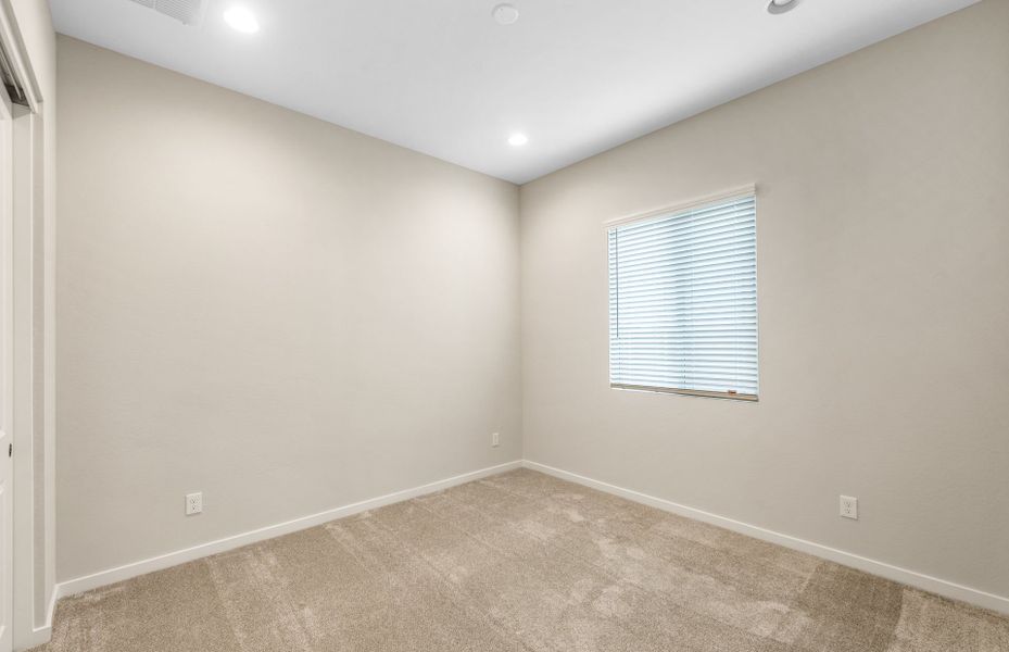Spacious, unfurnished interior of a new home in Jorde Farms, Queen Creek (Image 18).