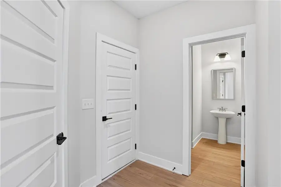 Spacious, unfurnished interior of a new home in , Villa Rica (Image 20).