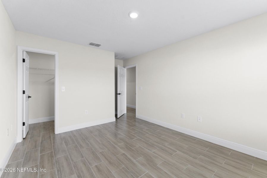 Spacious, unfurnished interior of a new home in , Ocala (Image 21).