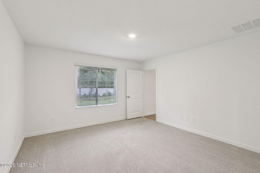 Spacious, unfurnished interior of a new home in Azalea Creek, Jacksonville (Image 18). Spacious, unfurnished interior of a new home in Azalea Creek, Jacksonville (Image 18).