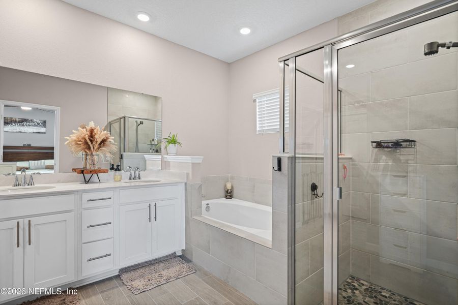 Furnished interior view inside a new home in Granary Park, Green Cove Springs (Image 36).