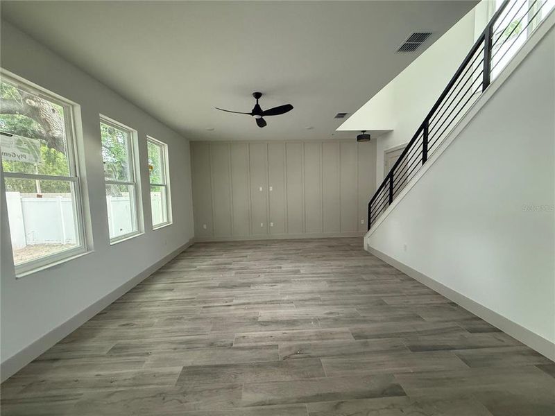 Spacious, unfurnished interior of a new home in , Orlando (Image 6).