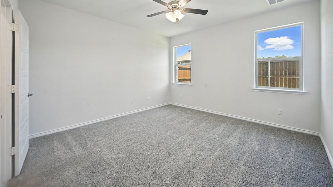 Spacious, unfurnished interior of a new home in Winchester Crossing, Princeton (Image 6).