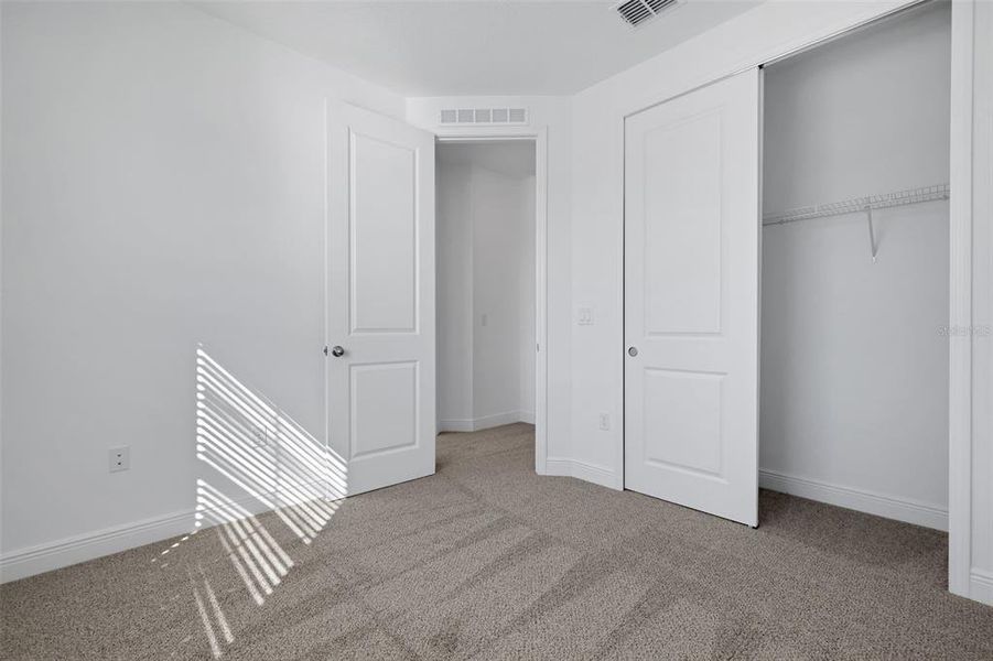 Spacious, unfurnished interior of a new home in , St. Cloud (Image 9).