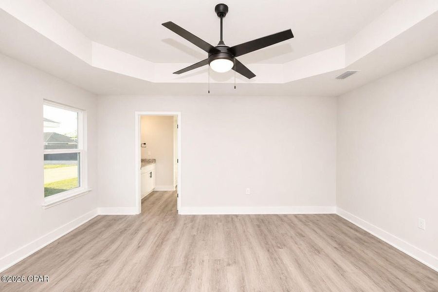 Spacious, unfurnished interior of a new home in East Bay, Panama City (Image 10).