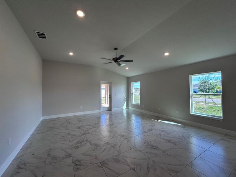Spacious, unfurnished interior of a new home in Waterstone 72, Fort Pierce (Image 18). Spacious, unfurnished interior of a new home in Waterstone 72, Fort Pierce (Image 18).