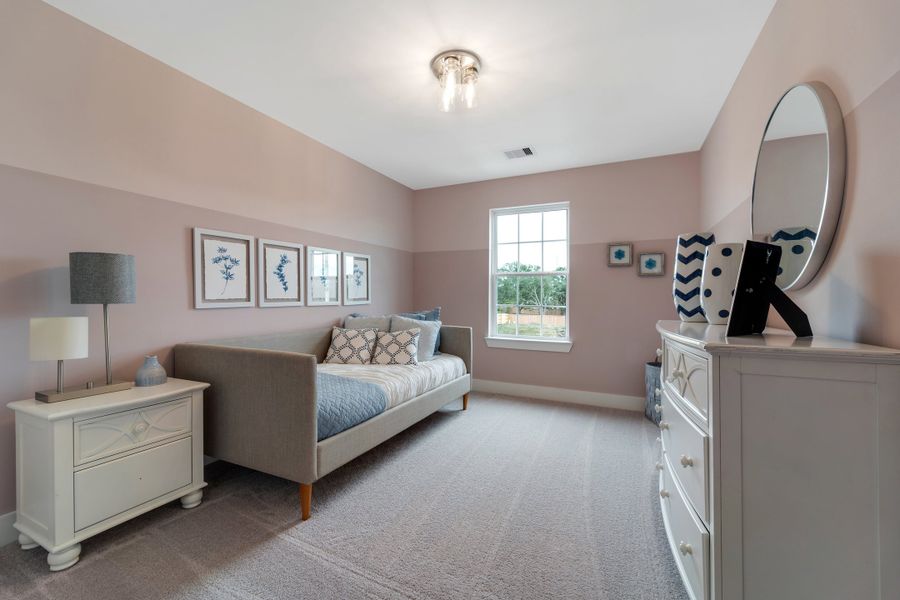 Furnished interior view inside a new home in Saddlebrook Estates, Waxahachie (Image 25). Furnished interior view inside a new home in Saddlebrook Estates, Waxahachie (Image 25).