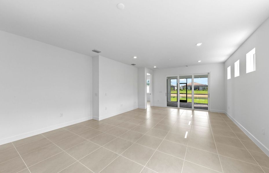 Spacious, unfurnished interior of a new home in TerraWalk at Babcock Ranch, Alva (Image 13).