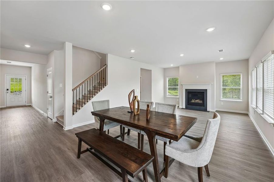 Furnished interior view inside a new home in Ivey Township, Dallas (Image 12).