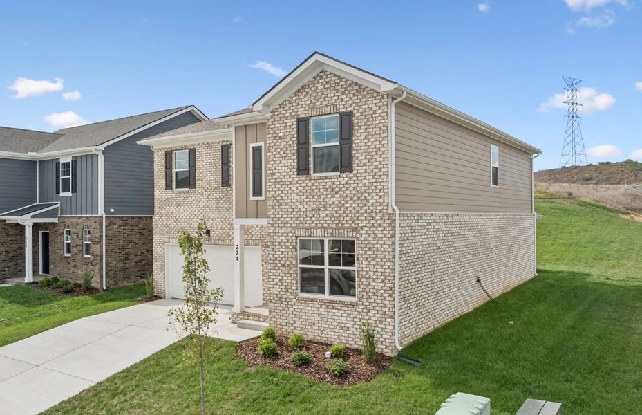 Exterior details and patio area of a home in Cades Bluff, Lebanon (Image 25).