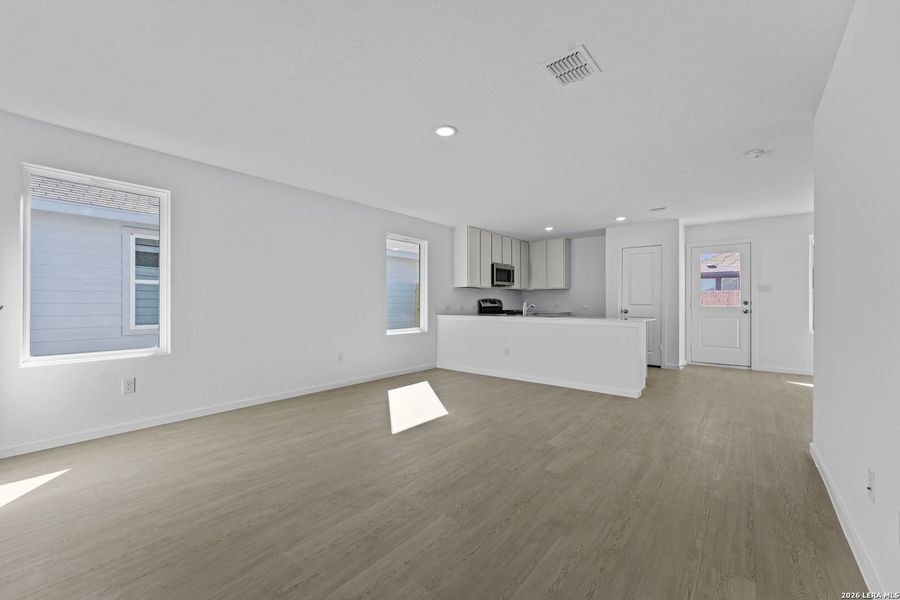 Spacious, unfurnished interior of a new home in Friendship Oaks, Fredericksburg (Image 22). Spacious, unfurnished interior of a new home in Friendship Oaks, Fredericksburg (Image 22).