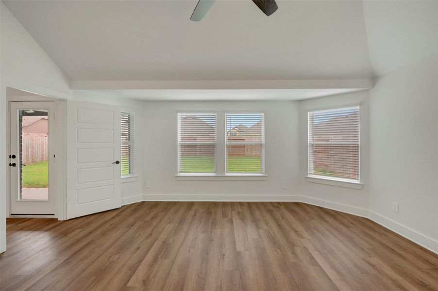 Spacious, unfurnished interior of a new home in Sorella, Tomball (Image 40).
