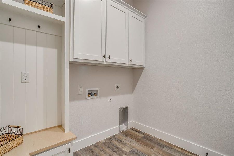 Furnished interior view inside a new home in , Granbury (Image 35). Furnished interior view inside a new home in , Granbury (Image 35).