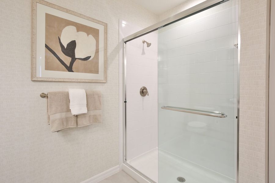 Representative interior finishes for a home built from the Morgan by Neal Communities in SkySail, Naples (Image 20).