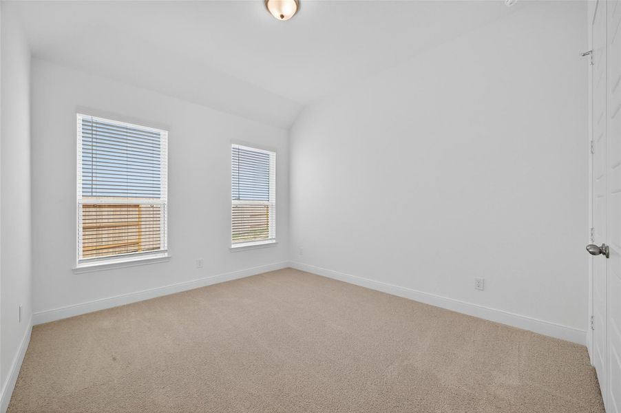 Spacious, unfurnished interior of a new home in Lago Mar, La Marque (Image 29).