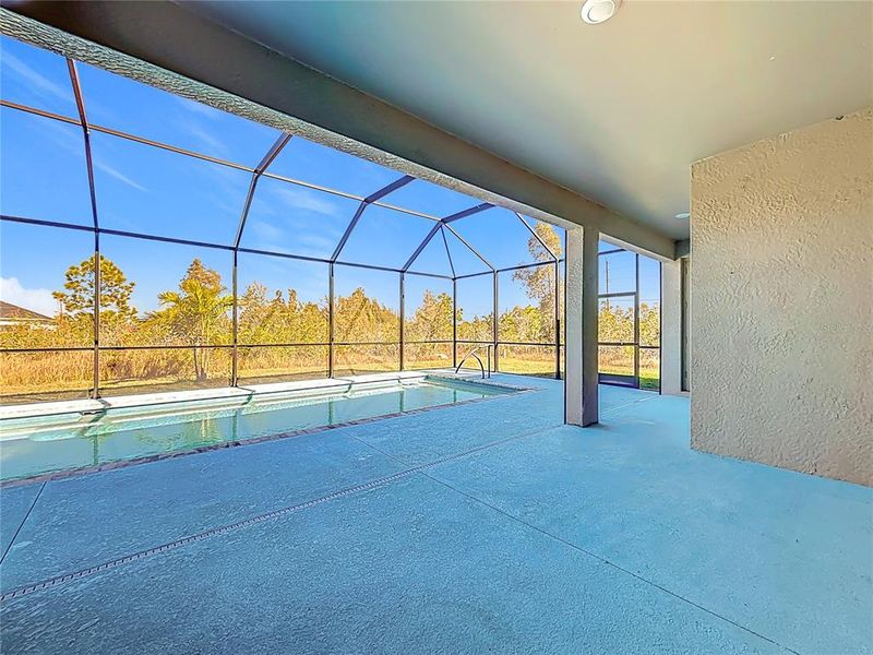 Exterior details and patio area of a home in , Port Charlotte (Image 4).