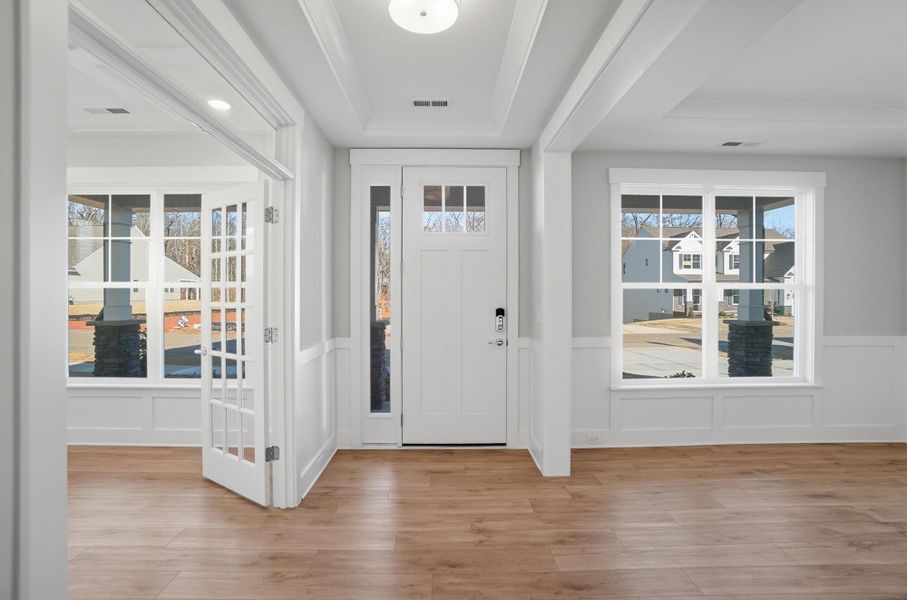 Spacious, unfurnished interior of a new home in Rone Creek, Waxhaw (Image 26).