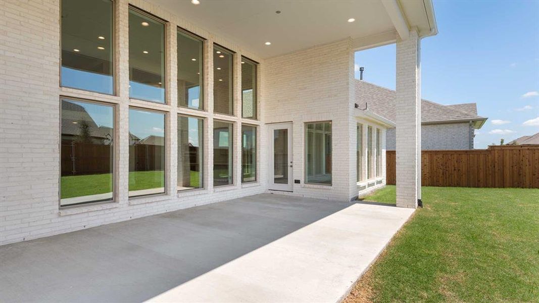 Image 26 of a home in Terraces 82'/100'.