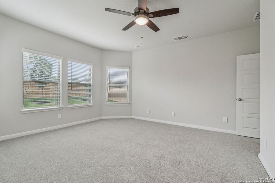 Spacious, unfurnished interior of a new home in Royal Crest, San Antonio (Image 34). Spacious, unfurnished interior of a new home in Royal Crest, San Antonio (Image 34).
