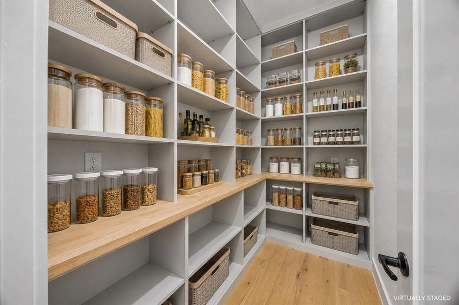 This pantry is a dream.